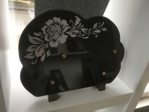 Plaques noir fin fleur