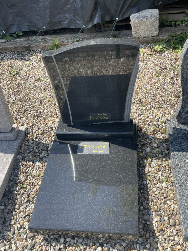 monument cinéraire 626